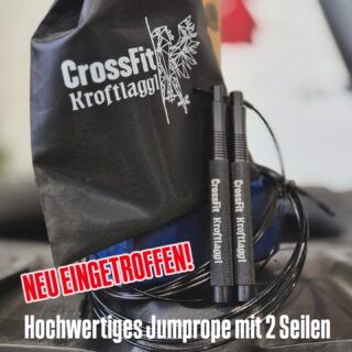 ✨️🎄🧑‍🎄

Last Minute Weihnachtsgeschenk für eure Gym Bros und Sis? Oder einfach mal selber beschenken?

Unsere nagelneuen SPRINGSEILE sind eingetroffen und bieten eine gute Möglichkeit, bald Double Unders im Schlaf zu beherrschen. Für 40€ gehört dir ein hochwertiges Jump Rope mit 2 Seilen unterschiedlicher Stärke im Set, gebranded natürlich von CrossFit Kroftlaggl 🦅

Damit die Daumen bei der nächsten Weightlifting Session unbeschadet bleiben, bieten wir hochwertiges PREMIUM TAPE von @avknproject an. Für 7€ kannst du die Farbe deiner Wahl schon bald um den Finger wickeln. 👍

Komm jederzeit während der Öffnungszeiten bei uns im der Box vorbei und mach jemandem oder dir selber eine Freude! ✨️✨️✨️

PS: Kroftlaggl Gutscheine sind auch immer ein tolles Geschenk! 🤌

#CrossFit #functionalfitness #Weihnachtsgeschenk #Gutschein #kirchbichl #sportintirol
