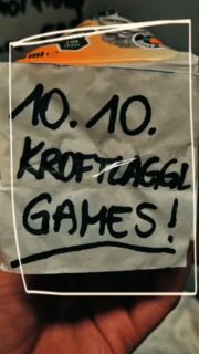 Den 10. Oktober sollten sich alle Kroftlaggl und Kroftmadln dick im Kalender markieren: Unser boxinterner Wettkampf steht an! 

💪👑 DIE KROFTLAGGL GAMES 2026 👑💪

Warum sollst du mitmachen?

➡️ Sammle erste Wettkampferfahrung
➡️ Zeig, wofür du das ganze Jahr trainierst
➡️ Miss dich mit den anderen Kroftlaggln
➡️ Lass dich motivieren und anfeuern
➡️ Hab tolle Workouts und einen lässigen Community-Tag

🙌 Die Scaled-Division ist für alle machbar!
🙌 Coaches und Judges stehen dir zur Seite
🙌 Danach gibt's ein Get-Together 
🙌 Melde dich beim Aushang in der Box an 

‼️ Bei Fragen oder Unsicherheiten frag jederzeit einen der Coaches! 

Wir freuen uns auf dich! 🥰